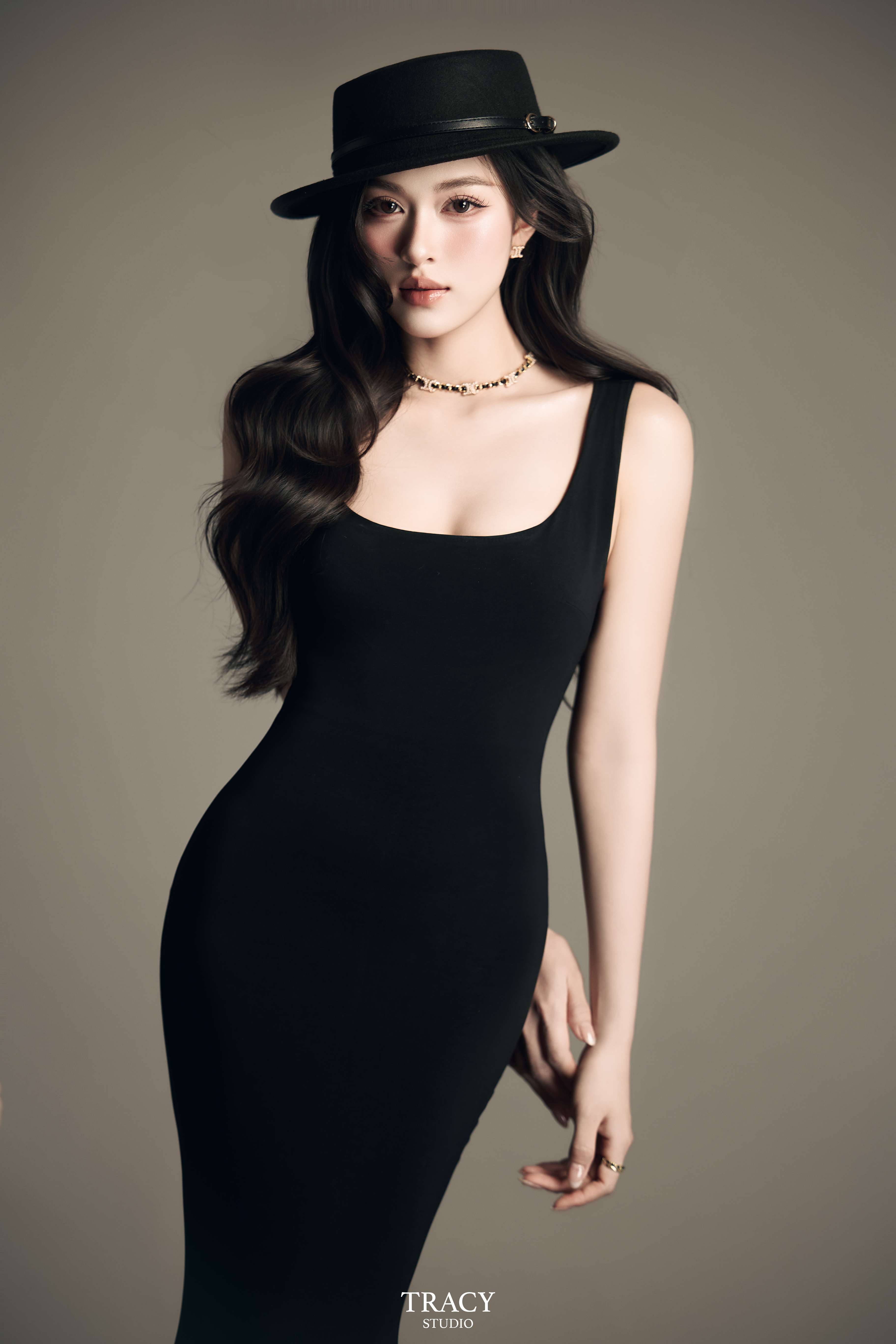 frontend/img/gallery/concept-cool-ngau-slay/tracy-studio-chup-concept-celine-slay (10).jpg